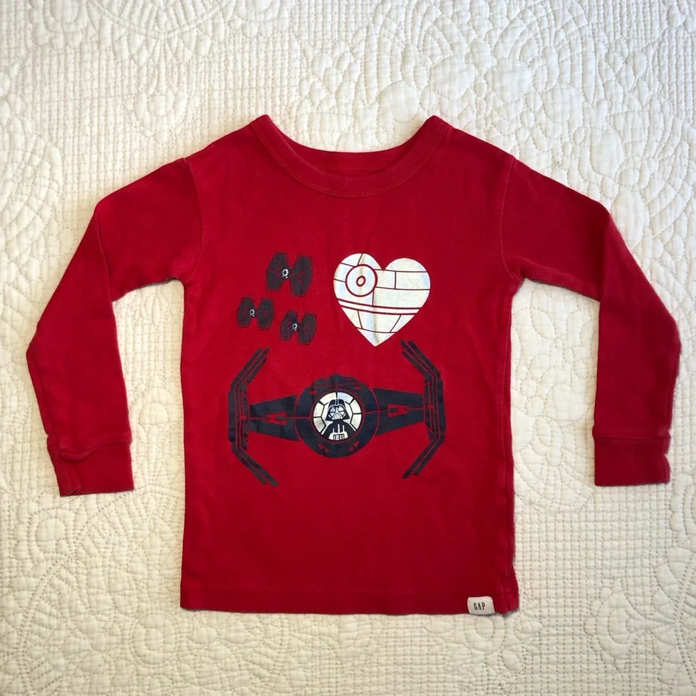 GAP Red Toddler Star Wars Long Sleeve Top and Pant Pajama Set  Size 2T